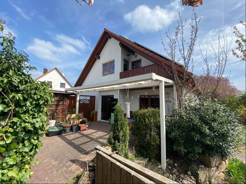 Ansicht vom Garten - Einfamilienhaus in 90556 Cadolzburg mit 157m² kaufen