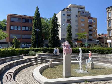 Kunst und Brunnenanlage in der Umgebung - Etagenwohnung in 90766 Fürth mit 82m² kaufen