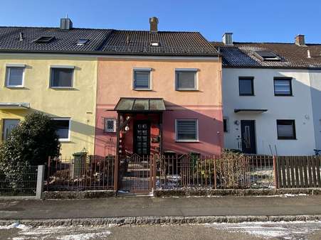 Ansicht Straßenseite - Reihenmittelhaus in 90556 Cadolzburg mit 102m² kaufen