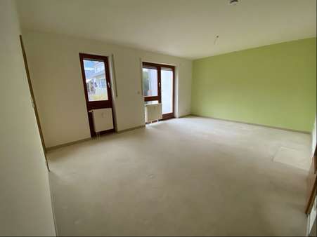Wohnzimmer - Erdgeschosswohnung in 90556 Cadolzburg mit 62m² kaufen