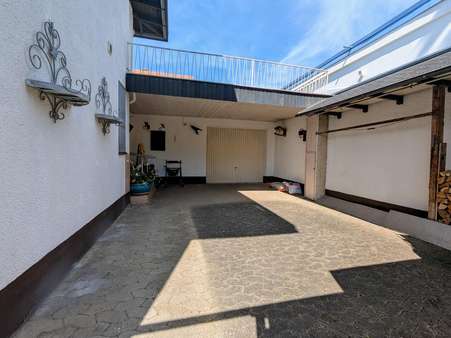 Innenhof Innenhof - Bungalow in 90513 Zirndorf mit 130m² kaufen