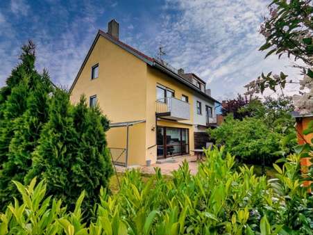 Seitenansicht Seitenansicht - Doppelhaushälfte in 90513 Zirndorf mit 147m² kaufen