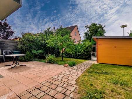 Terrasse u. Garten Terrasse u. Garten - Doppelhaushälfte in 90513 Zirndorf mit 147m² kaufen