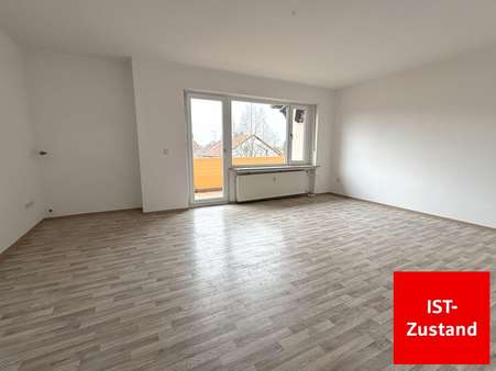 Wohnzimmer - Etagenwohnung in 90513 Zirndorf mit 75m² kaufen
