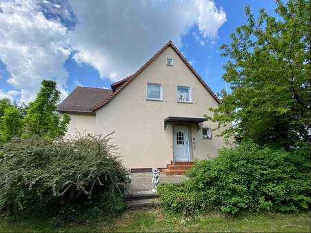 Ansicht Eingangsseite Ansicht Eingangsseite - Einfamilienhaus in 90556 Cadolzburg mit 138m² kaufen
