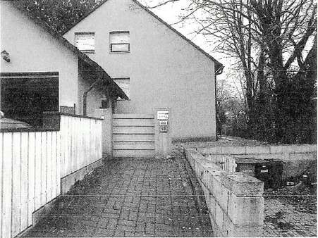Hauszugang - Etagenwohnung in 90559 Burgthann mit 84m² kaufen