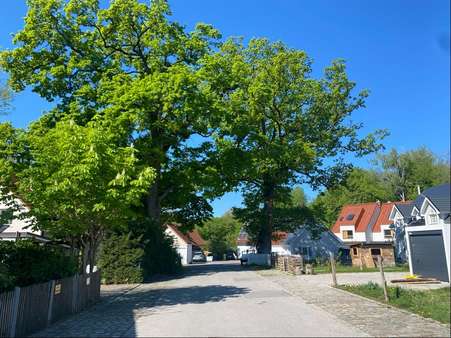 Anliegerstraße beim Grundstück - Grundstück in 82211 Herrsching mit 1581m² kaufen