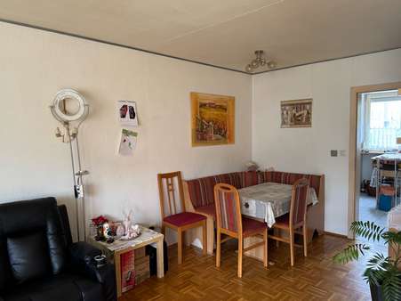 Blick in den Essbereich - Reihenmittelhaus in 90522 Oberasbach mit 102m² kaufen