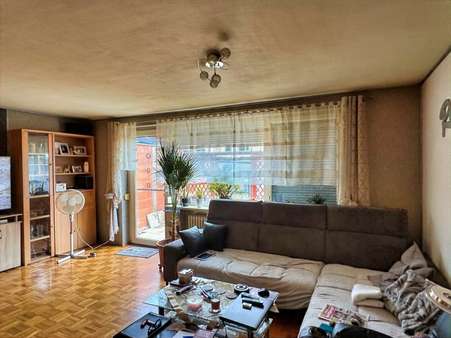 Wohnzimmer - Reihenmittelhaus in 90522 Oberasbach mit 102m² kaufen