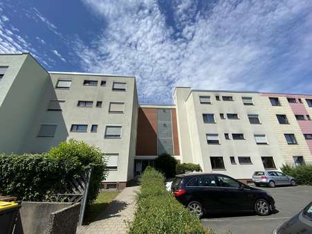 Gesamtansicht mit Zuwegung Gesamtansicht mit Zuwegung - Erdgeschosswohnung in 90522 Oberasbach mit 80m² kaufen