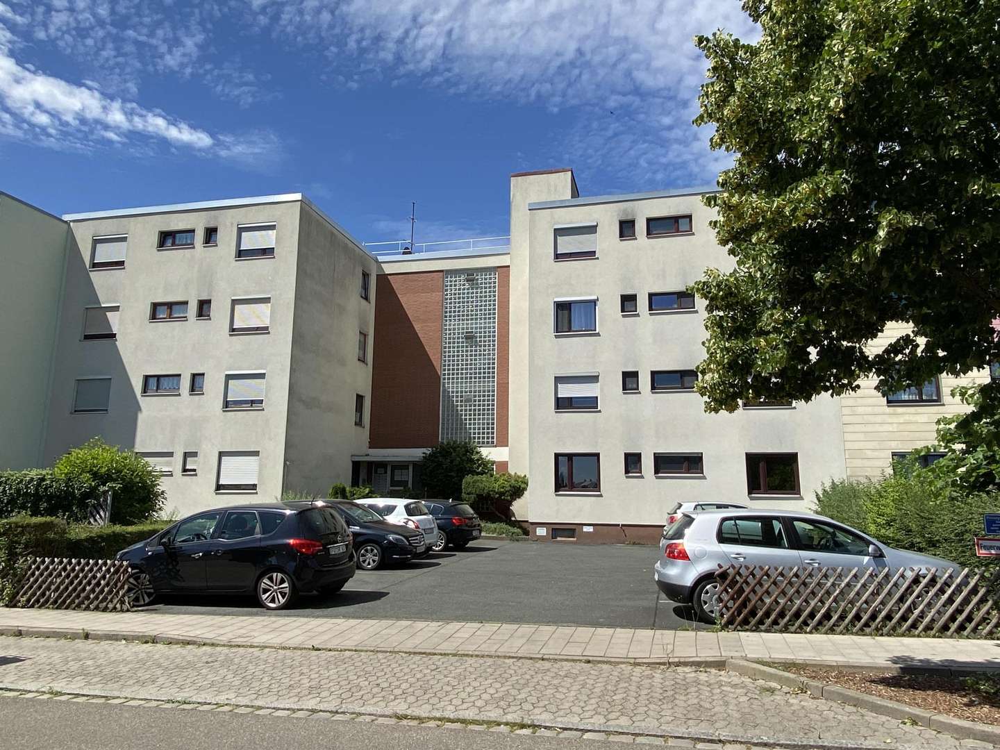 Titelbild Titelbild - Erdgeschosswohnung in 90522 Oberasbach mit 80m² kaufen