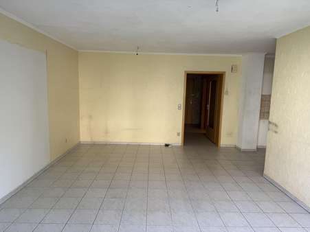 Wohnzimmer Wohnzimmer - Etagenwohnung in 90766 Fürth mit 56m² kaufen