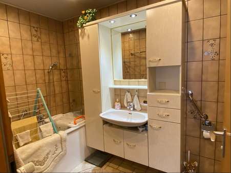 Badezimmer Badezimmer - Etagenwohnung in 90766 Fürth mit 57m² kaufen