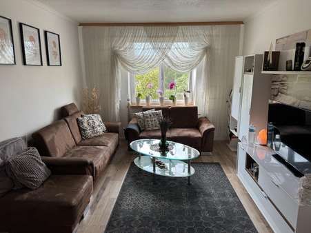 Blick ins Wohnzimmer Blick ins Wohnzimmer - Etagenwohnung in 90762 Fürth mit 77m² kaufen