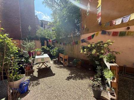 Blick in den Innenhof Blick in den Innenhof - Mehrfamilienhaus in 90419 Nürnberg mit 390m² kaufen