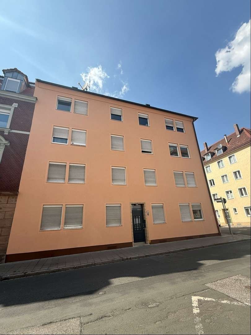 Frontansicht Wohnhaus Frontansicht Wohnhaus - Mehrfamilienhaus in 90419 Nürnberg mit 390m² kaufen