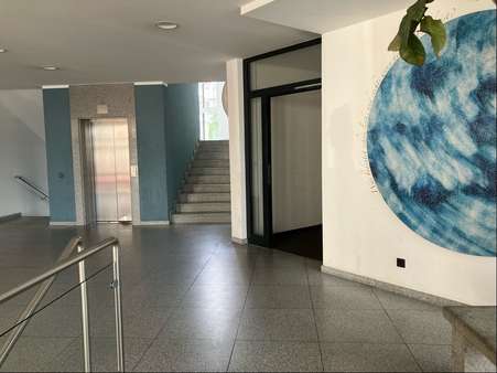 Eingangshalle Eingangshalle - Dachgeschosswohnung in 90762 Fürth mit 32m² kaufen