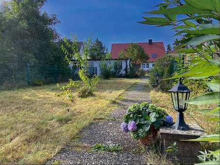 Zuwegung im Süden - Einfamilienhaus in 90765 Fürth mit 145m² kaufen