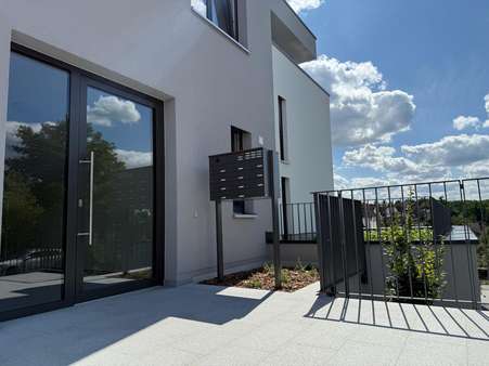 Eingangsbereich Haus B Eingangsbereich Haus B - Erdgeschosswohnung in 90574 Roßtal mit 76m² kaufen