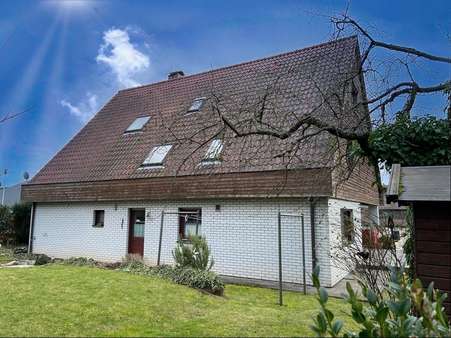 Ansicht Norden - Einfamilienhaus in 90556 Cadolzburg mit 234m² kaufen