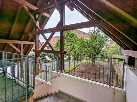 Treppenabgang u. Terrasse - Zweifamilienhaus in 90574 Roßtal mit 183m² als Kapitalanlage kaufen