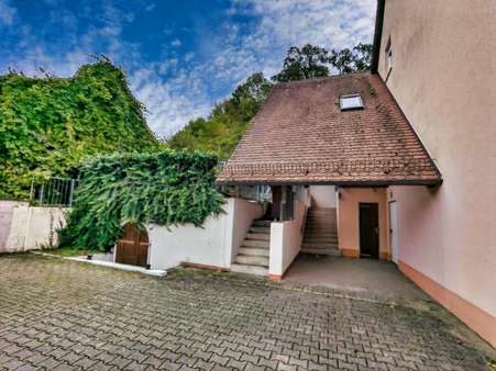 Treppenaufgang u. Gewölbekeller - Zweifamilienhaus in 90574 Roßtal mit 183m² als Kapitalanlage kaufen