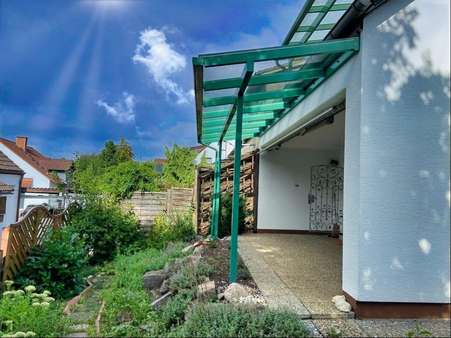Terrasse und Garten - Doppelhaushälfte in 90556 Cadolzburg mit 103m² kaufen