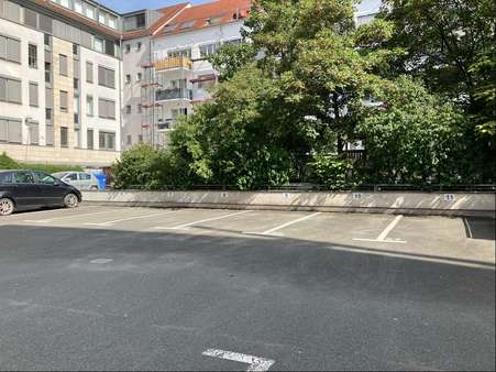 Stellplatz im Innenhof - Erdgeschosswohnung in 90762 Fürth mit 31m² kaufen