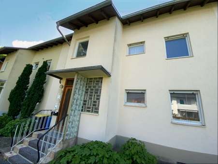 Ansicht Hauseingang Ansicht Hauseingang - Reihenmittelhaus in 91438 Bad Windsheim mit 126m² kaufen