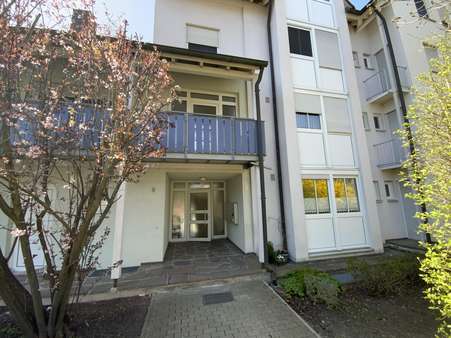 Hauseingang - Etagenwohnung in 91438 Bad Windsheim mit 69m² kaufen