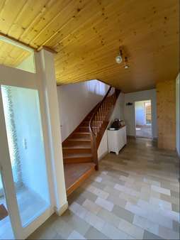 Erdgeschoss - Hauseingang, Diele/Flur, Treppenanlage Erdgeschoss - Hauseingang, Diele/Flur, Treppenanlage - Einfamilienhaus in 91443 Scheinfeld mit 160m² kaufen