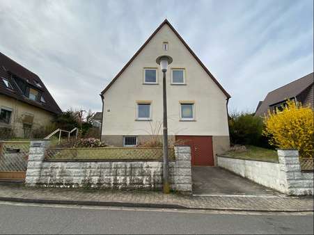 Hausansicht - Strasse 2 - Zweifamilienhaus in 91456 Diespeck mit 115m² kaufen