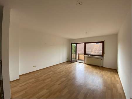 Wohnzimmer - Etagenwohnung in 91459 Markt Erlbach mit 79m² kaufen