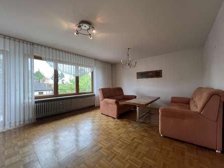 Wohnzimmer im OG - Doppelhaushälfte in 91056 Erlangen mit 134m² kaufen