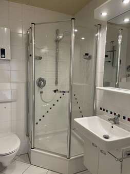 Badezimmer - Etagenwohnung in 91056 Erlangen mit 64m² kaufen