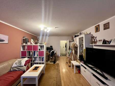 Wohnzimmer - Etagenwohnung in 91056 Erlangen mit 102m² kaufen