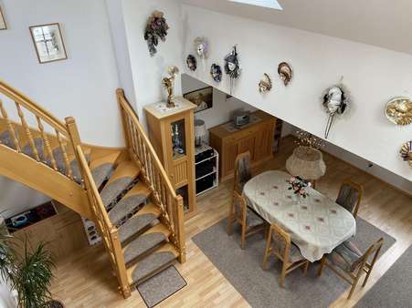 Blick zum Wohnbereich - Maisonette-Wohnung in 90562 Kalchreuth mit 94m² kaufen