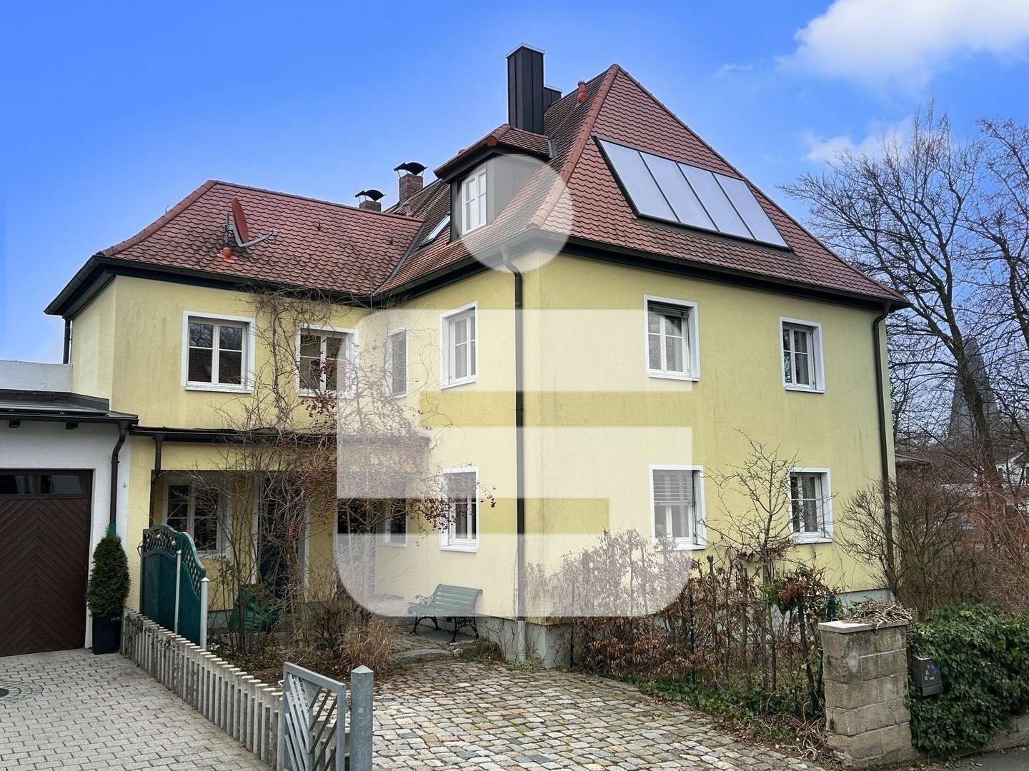 Titelbild Titelbild - Doppelhaushälfte in 91074 Herzogenaurach mit 185m² kaufen
