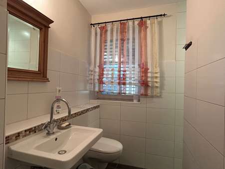 Duschbad im EG mit ... Duschbad im EG mit ... - Doppelhaushälfte in 91074 Herzogenaurach mit 185m² kaufen