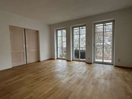 Esszimmer mit Zugang zum Balkon Esszimmer mit Zugang zum Balkon - Doppelhaushälfte in 91074 Herzogenaurach mit 185m² kaufen