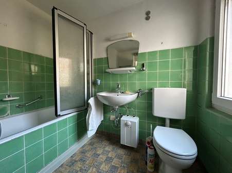 Bad im EG Bad im EG - Einfamilienhaus in 91074 Herzogenaurach mit 168m² kaufen