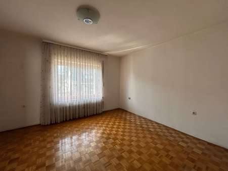 Zimmer im EG Zimmer im EG - Einfamilienhaus in 91074 Herzogenaurach mit 168m² kaufen