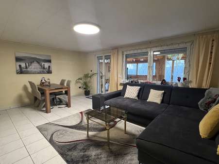 Wohn- und Esszimmer - Erdgeschosswohnung in 91074 Herzogenaurach mit 91m² kaufen