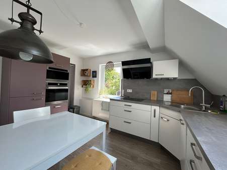... mit Backofen und Mikrowelle ... mit Backofen und Mikrowelle - Dachgeschosswohnung in 91074 Herzogenaurach mit 76m² kaufen
