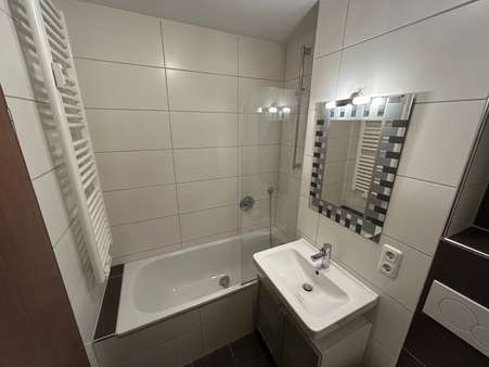 Bad Bad - Erdgeschosswohnung in 90409 Nürnberg mit 57m² kaufen