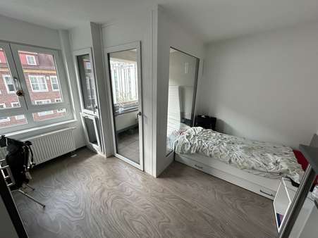 Wohnen Schlafen Balkon - Etagenwohnung in 91052 Erlangen mit 22m² kaufen
