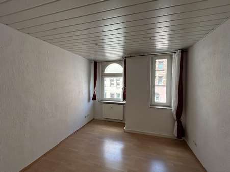 Wohnzimmer Wohnzimmer - Etagenwohnung in 90419 Nürnberg mit 64m² kaufen