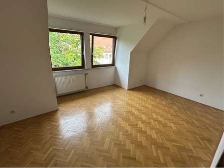 Schlafen Schlafen - Dachgeschosswohnung in 91054 Erlangen mit 78m² kaufen