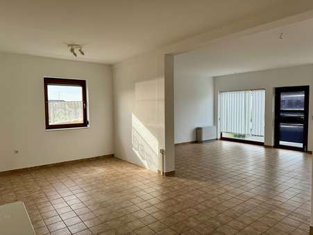 Ladenfläche EG rechte Seite - Büro in 91315 Höchstadt mit 130m² kaufen