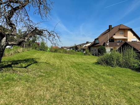Bauplatz - Grundstück in 91325 Adelsdorf mit 648m² kaufen